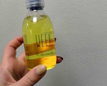 Weex коктейль в руках у женщины
